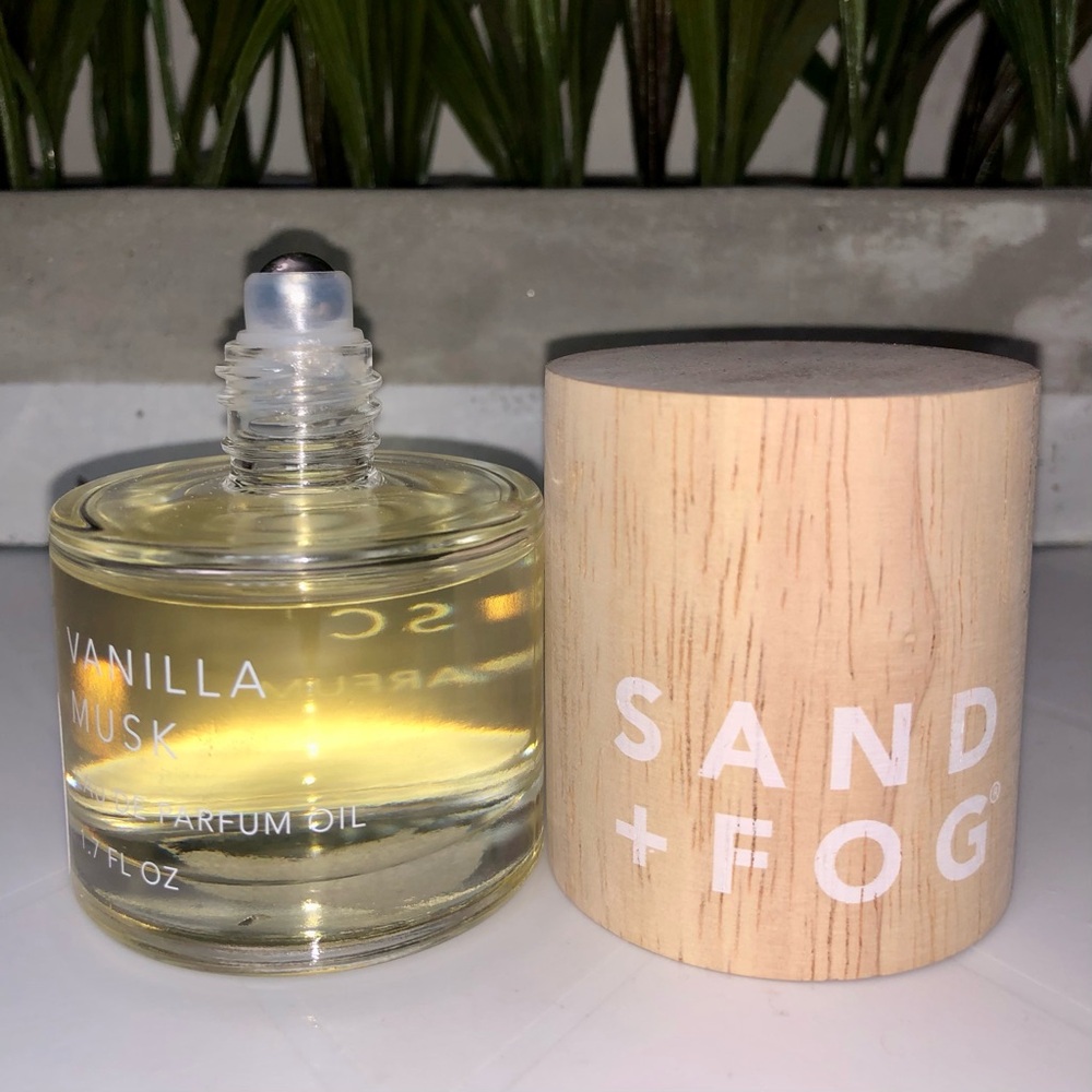 Sand + Fog Vanilla Musk Parfum Oil - Picture 4 of 5